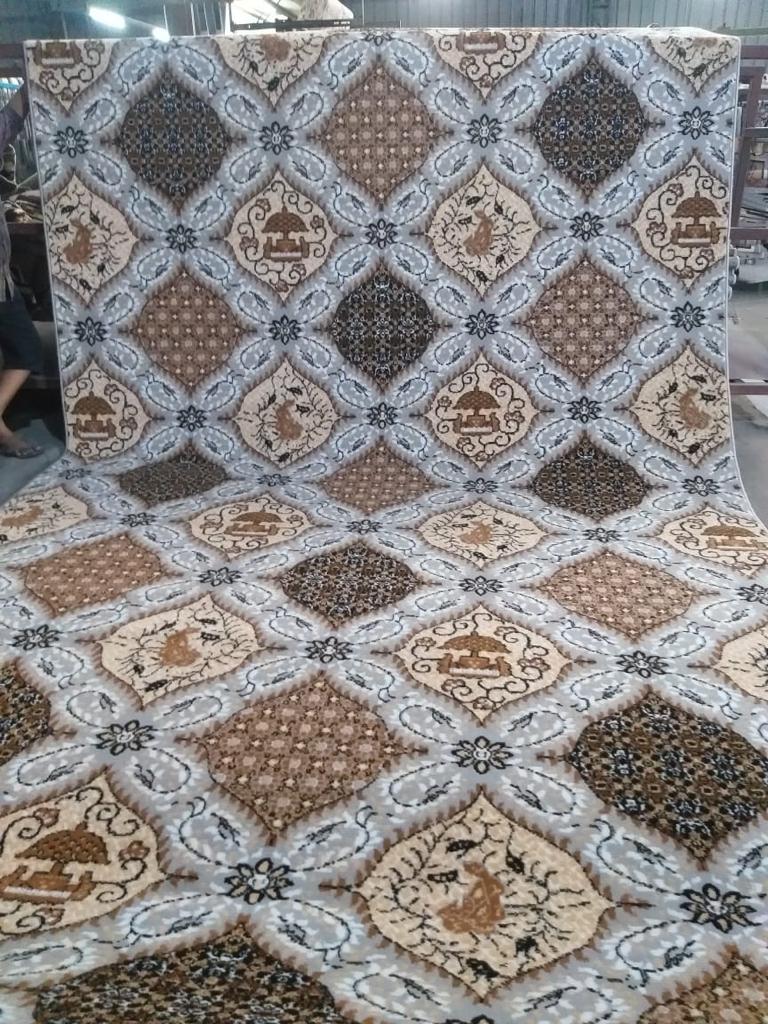 Machine-Made Carpet Roll